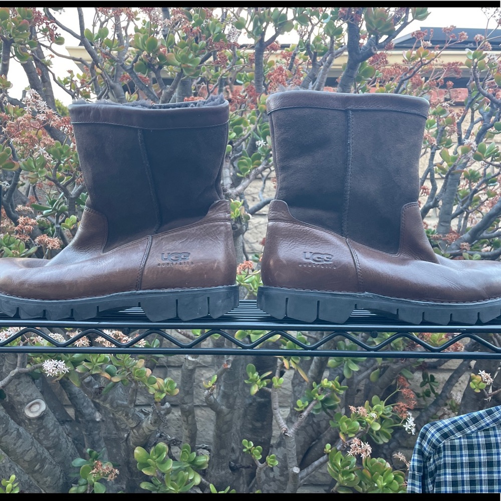 Men’s Ugg’s Boots Size 11